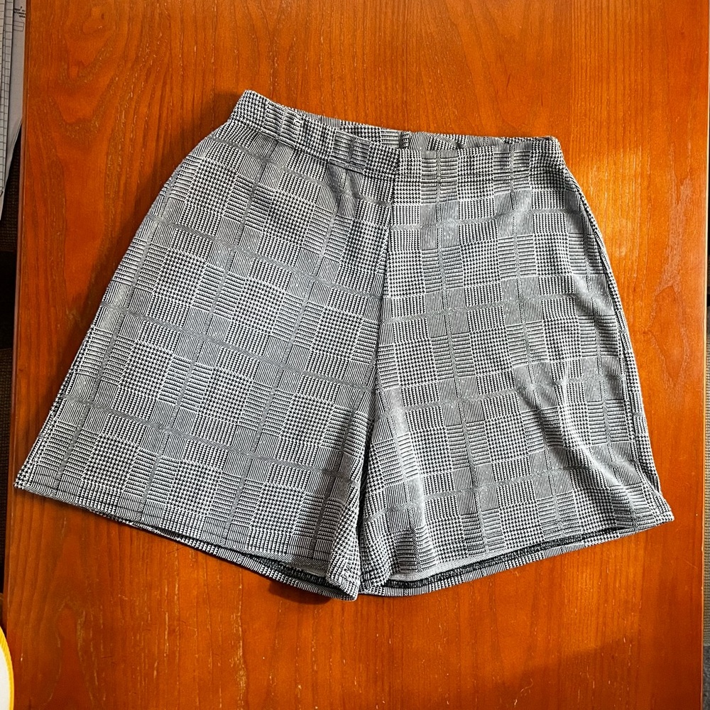 PRETTY LITTLE THING Black and White Bermuda Shorts